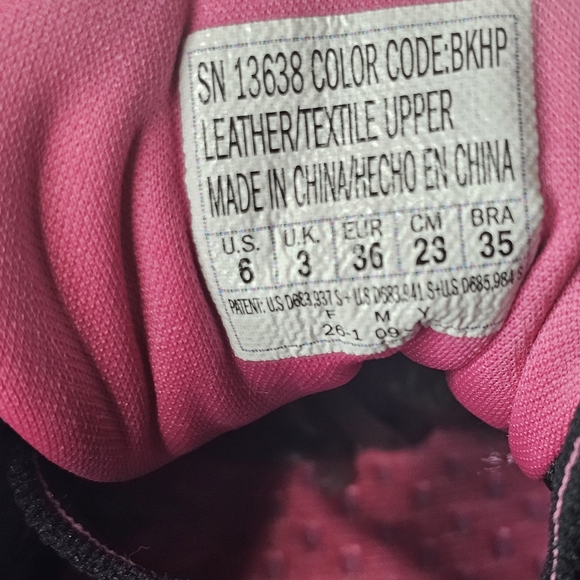 Skechers Women's Black and Pink Athletic Shoes - Picture 7 of 7